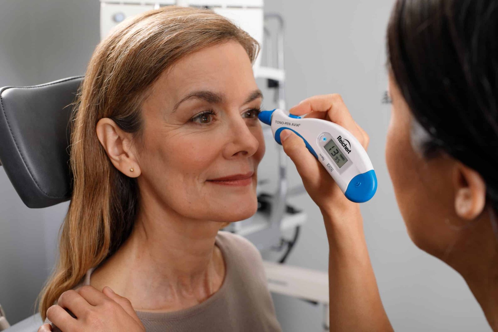 Tono-Pen AVIA® Tonometer Starter Kit by Reichert®