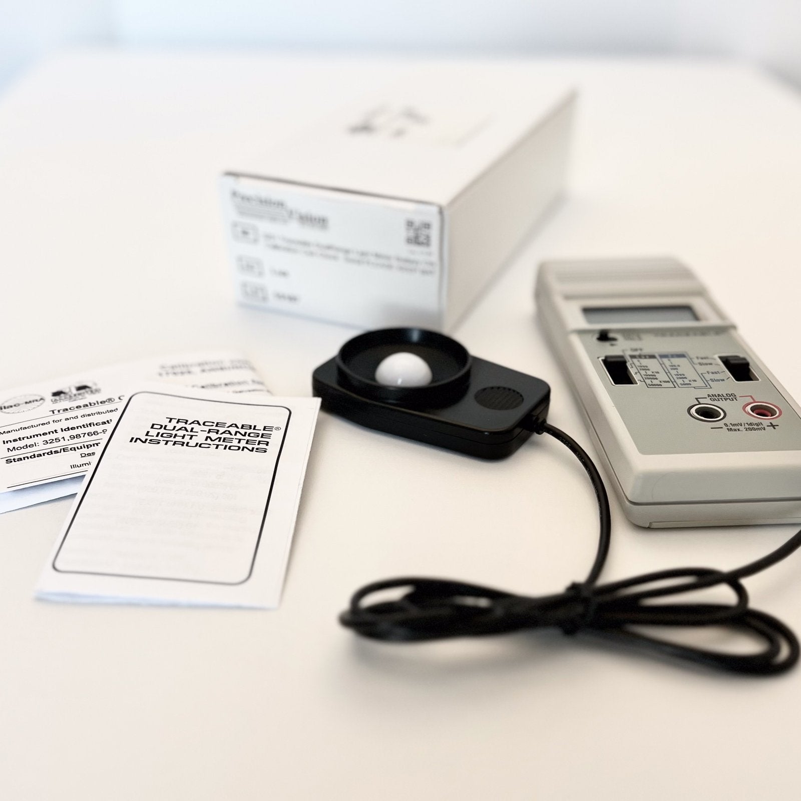 Calibrated Dual-Range Light Meter (Lux and Foot-Candles)